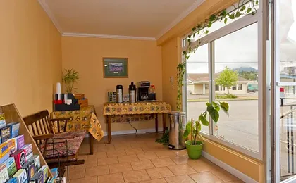 Riviera Inn