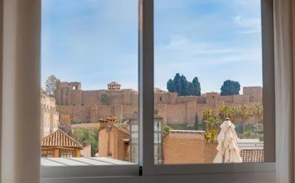 C89 EXCLUSIVE VIEWS in the Old Town