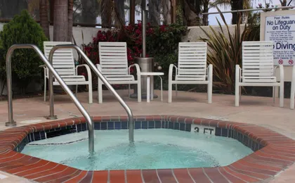 O'cairns Inn & Suites