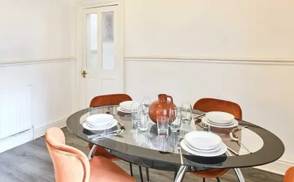Host Stay Bishop House