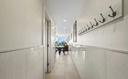 Mana Kai 304 - Renovated Oceanfront 2br/2ba Condo, Split AC, Beach Access, Views