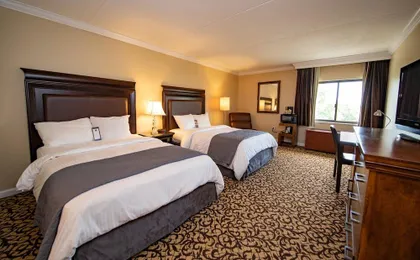 Bella Vista Hotel & Suites