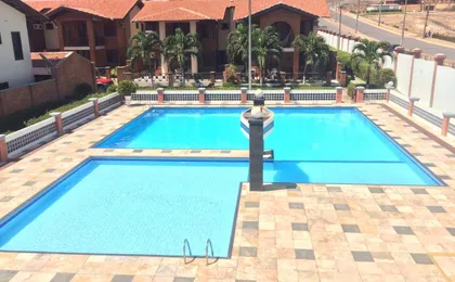 Linda Casa Porto Das Dunas: 4 Suites, Churrasqueira E Piscina