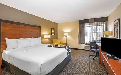 La Quinta Inn & Suites by Wyndham N Little Rock-McCain Mall