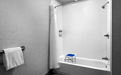 Holiday Inn Express & Suites Fresno (River Park) Hwy 41 by IHG