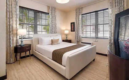 Tradewinds Apartment and Hotel