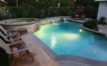 Upscale 6 Bed, 5 Ba, New Pool W/jacuzzi, 1/2 Mile Walk to Disney