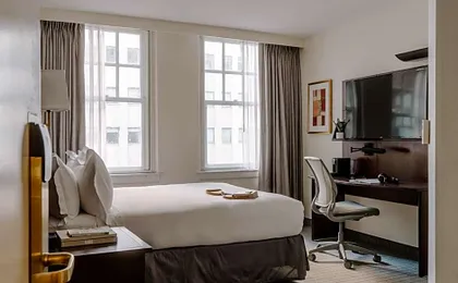 Club Quarters Hotel in Houston