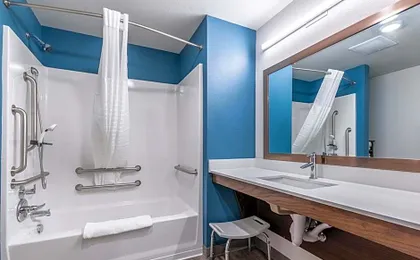 WoodSpring Suites Bakersfield East