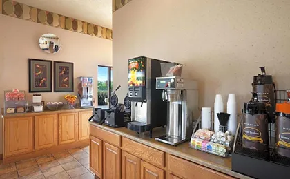 Super 8 by Wyndham Collinsville St. Louis