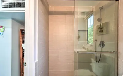 Canal-front Condo: Walk to Downtown Ft Lauderdale!