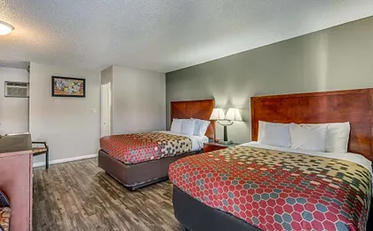 Econo Lodge Inn & Suites Yreka