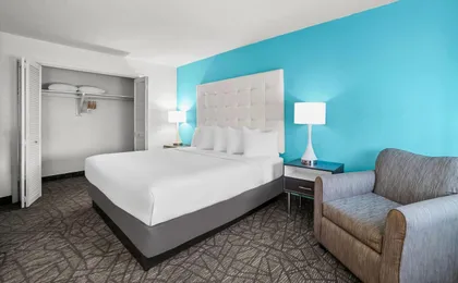 Howard Johnson by Wyndham Columbus Fort Benning