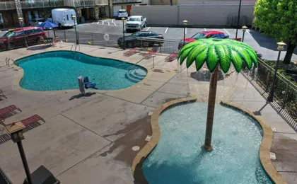 Crossroads Inn & Suites