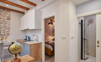 Artium Luxury Apartment