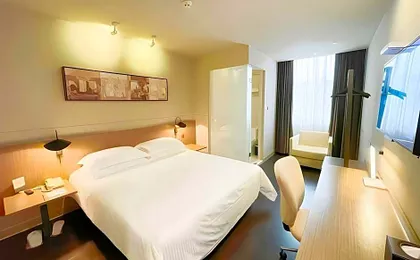 Jinjiang Inn Select Shenzhen Huanggang Port Huangcheng Square