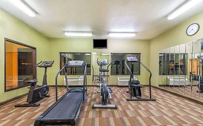 Super 8 by Wyndham Fort Worth North