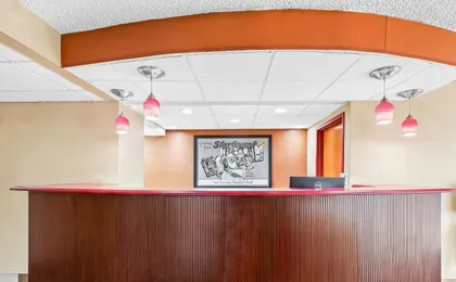 Super 8 by Wyndham Sturtevant/Racine