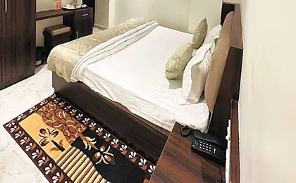 Kashi Darshan Hotel