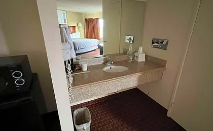 Days Inn & Suites by Wyndham Rancho Cordova