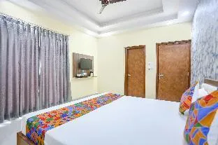 Via Aditya Guest House - Nr. Dasaswamedh Ghat