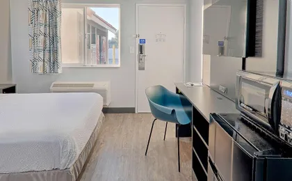 Motel 6 Lancaster