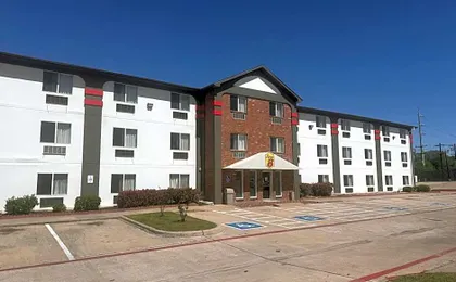 Super 8 by Wyndham College Station