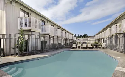 South Tacoma Suites (Ex. Howard Johnson by Wyndham)