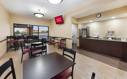 Red Roof Inn & Suites West