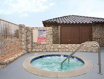 Travelodge Santa Clarita/Valencia