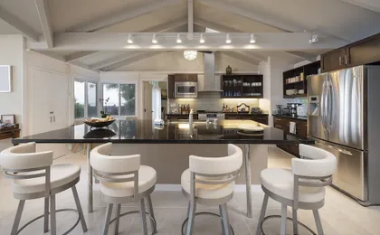 Sea Turtle Ranch 4 Bedroom Home by RedAwning