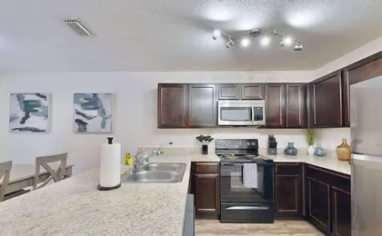 Brooksville Retreat! 3 Bed, 2 Bath!