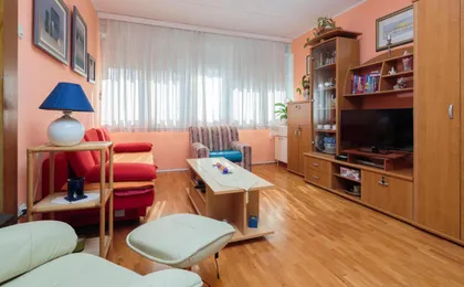 Comfortable And Fully Furbished Apartment Karolina in the Center