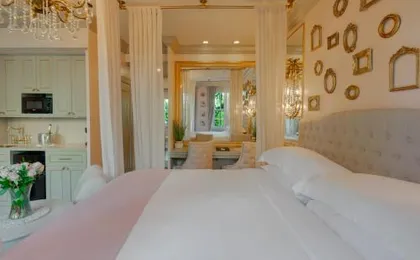 Hemingway Suites at Palm Beach Hotel Island