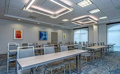 Holiday Inn Express & Suites Charleston Arpt-Conv Ctr Area by IHG