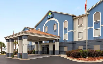 Days Inn & Suites by Wyndham Prattville-Montgomery