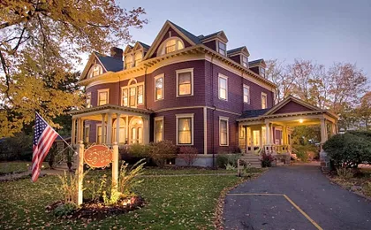 Berry Manor Inn