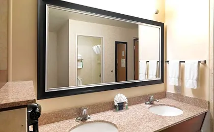Crystal Inn Hotel & Suites - Salt Lake City