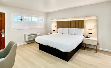 Nob Hill Motor Inn