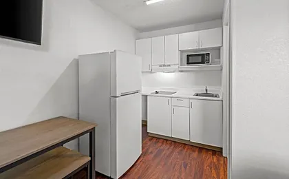 Birch Hill Suites Kansas City - Independence
