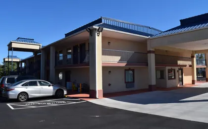 Royal Inn & Suites