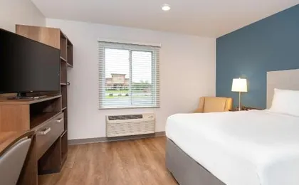 WoodSpring Suites Carol Stream - Chicago