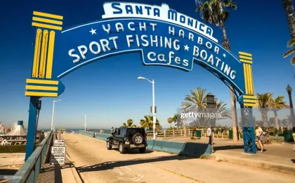 2Bedroom with Den and 2BA 4 Blocks to Santa Monica Beach