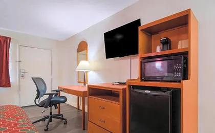 Econo Lodge Goldsboro Hwy 70