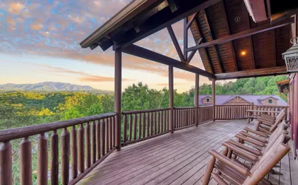 Luxury Cabin w/ Elevator, Theater & Hot Tub Near Dollywood Smoky Vista Lodge