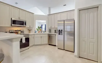 Home Near the Beach With Private Pool, Inviting Patio, Streaming & AC