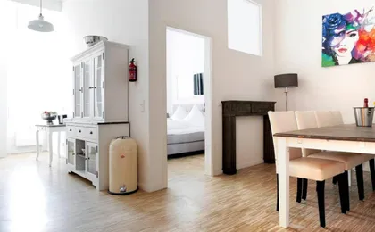 Sc 06 by Rockchair Apartments L Superhost Status L 4 Bedrooms Boxspringbeds 2 Bathrooms Balcony Elevator - Cozy Family & Business Flair Welcomes You!