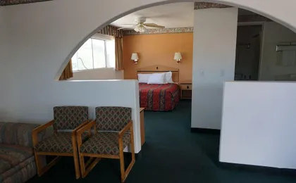 Night Inn