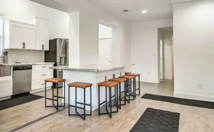 4 Mi to Dtwn St Pete! Pet-friendly Home w/ Yard