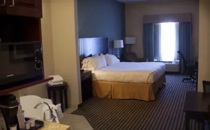 Holiday Inn Express Hotel & Suites Youngstown W - I-80 Niles Area